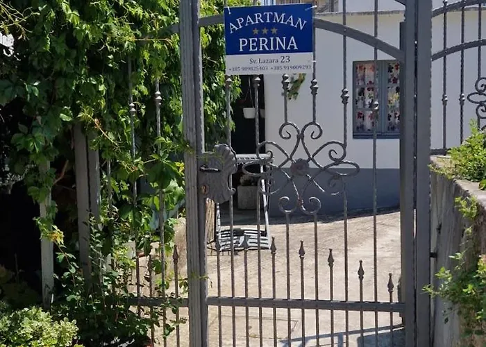 Perina * 特罗吉尔